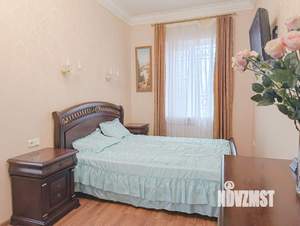 Дом 223м&sup2;, 3-этажный, участок 14 сот.  