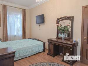 Дом 223м&sup2;, 3-этажный, участок 14 сот.  