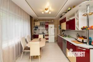 Дом 320м&sup2;, 3-этажный, участок 9 сот.  