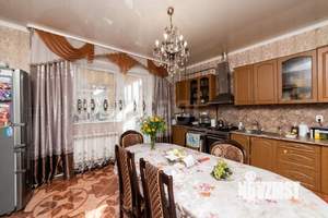 Дом 180м&sup2;, 2-этажный, участок 13 сот.  