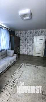 Дом 100м&sup2;, 2-этажный, участок 10 сот.  