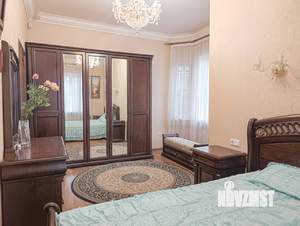 Дом 223м&sup2;, 3-этажный, участок 14 сот.  