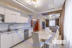 Дом 207м&sup2;, 2-этажный, участок 12 сот.  
