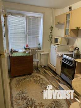 3-к квартира, вторичка, 64м2, 1/9 этаж